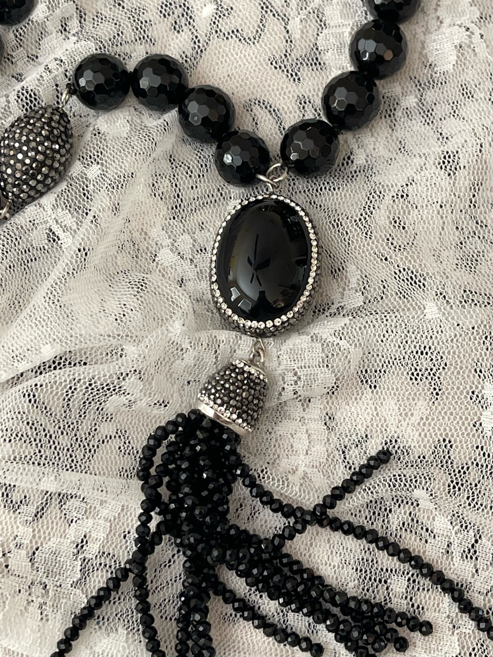 Vintage Tassel Black Gemstone Necklace — Elegant Statement Jewelry    Sturdy - Picture 2 of 5
